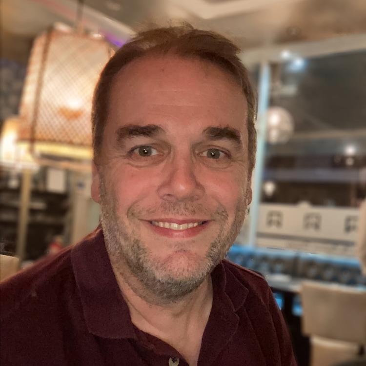 Mathew Simmonds headshot